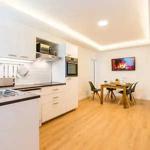 https://centerapartments-marienstrasse.topcolognehotels.com